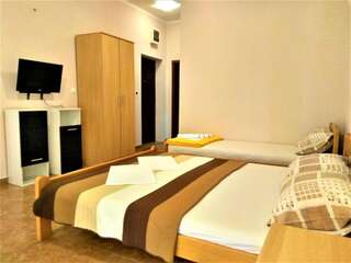 Апартаменты Apartmani Ilic Бечичи Апартаменты-студио с видом на море-2